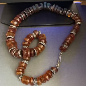 Collar de ámbar ruso y plata pavonada 0.925.